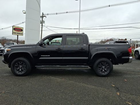 Certified 2023 Toyota Tacoma SR5 image 4
