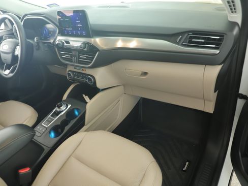 Used 2021 Ford Escape Titanium image 18