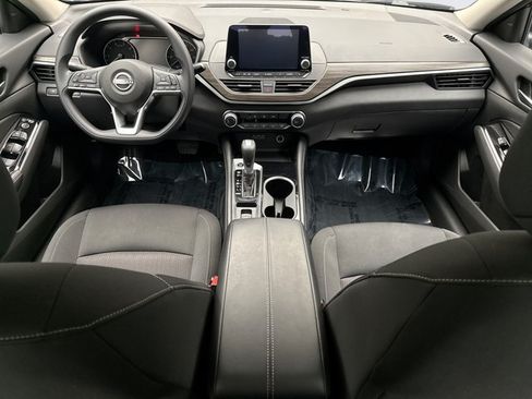 Used 2023 Nissan Altima 2.5 SV AWD/4WD image 14
