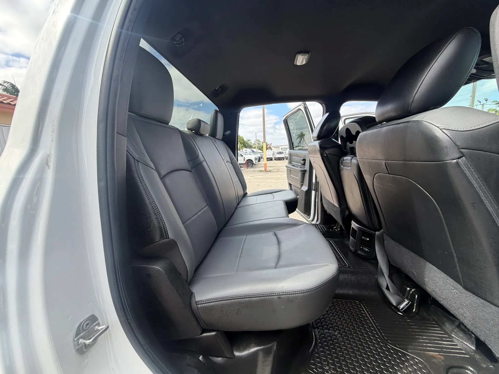Used 2021 RAM 5500 Tradesman w/ Chrome Appearance Group AWD/4WD image 15