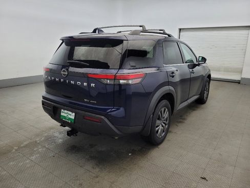 Used 2022 Nissan Pathfinder SV image 9