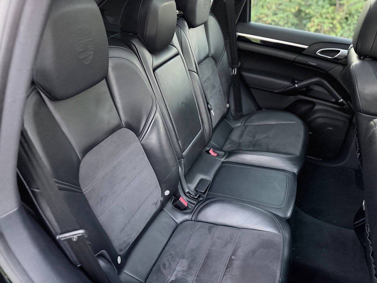 Used 2017 Porsche Cayenne Platinum Edition AWD/4WD image 43