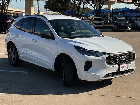 Used 2023 Ford Escape ST-Line image 4