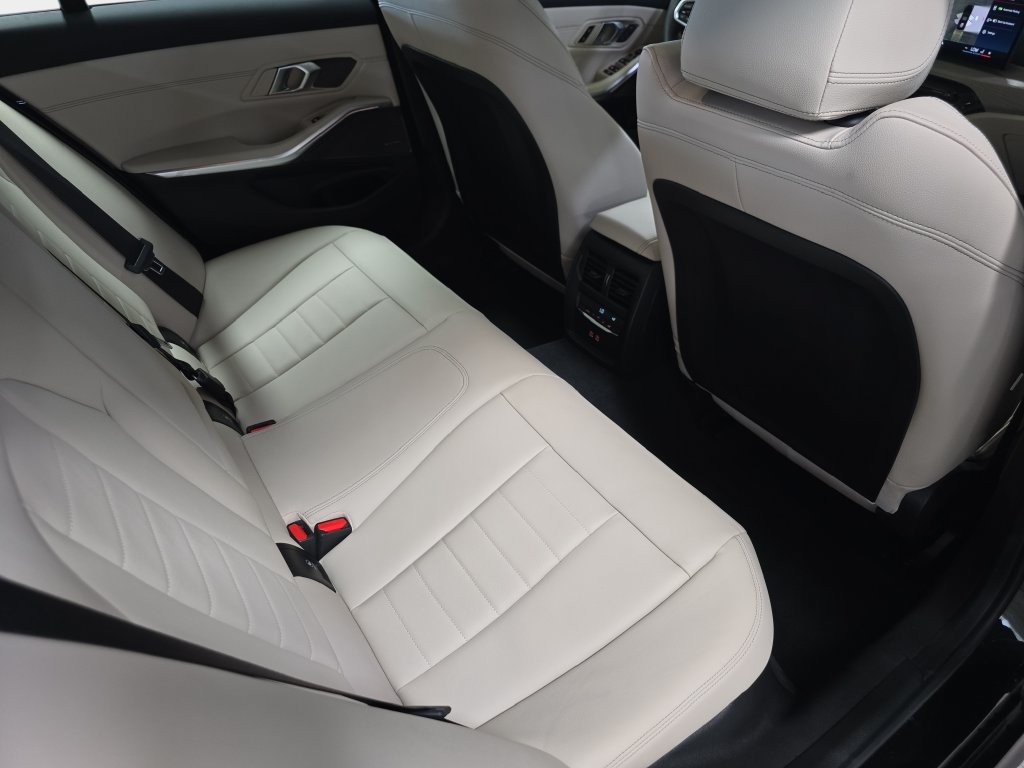 Certified 2025 BMW M340i w/ Premium Package RWD image 16