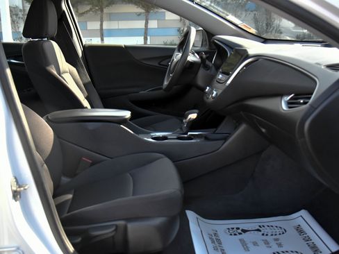 Used 2024 Chevrolet Malibu LT image 42