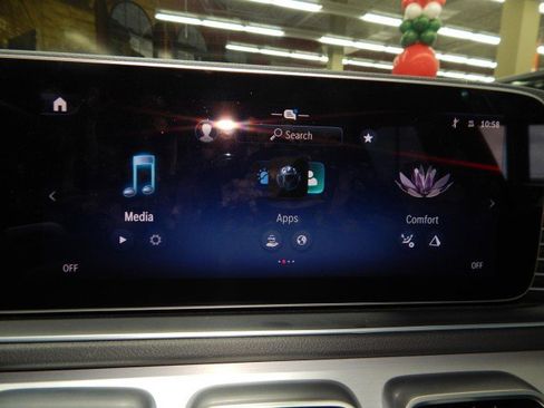 Used 2024 Mercedes-Benz GLS 450 4MATIC image 23