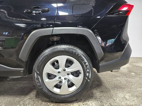 Used 2021 Toyota RAV4 LE AWD/4WD image 57
