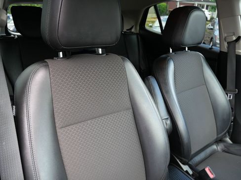 Used 2019 Buick Encore Preferred AWD/4WD image 19