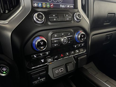 Used 2021 GMC Sierra 2500 SLT w/ SLT Premium Package image 31