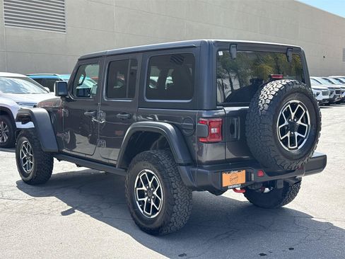 Used 2025 Jeep Wrangler Unlimited Rubicon AWD/4WD image 5