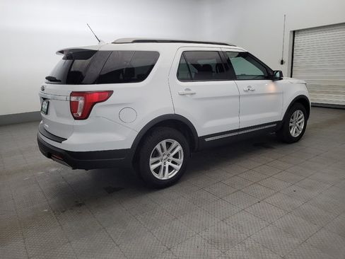 Used 2019 Ford Explorer XLT w/ Equipment Group 202A image 10