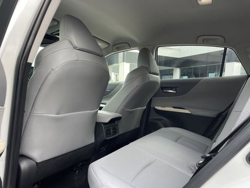 Used 2021 Toyota Venza XLE w/ Softex Package image 17