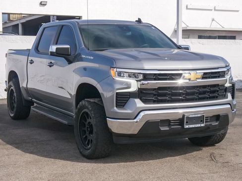 Used 2024 Chevrolet Silverado 1500 LT RWD image 3
