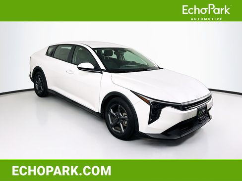 Used 2025 Kia K4 LXS image 1