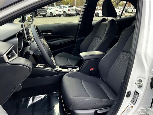 Used 2024 Toyota Corolla SE w/ SE Package image 7