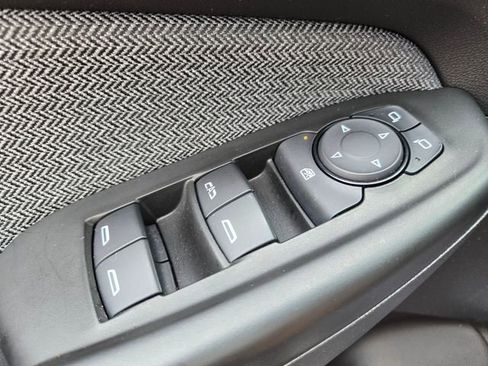 Used 2025 Chevrolet TrailBlazer LT AWD/4WD image 36