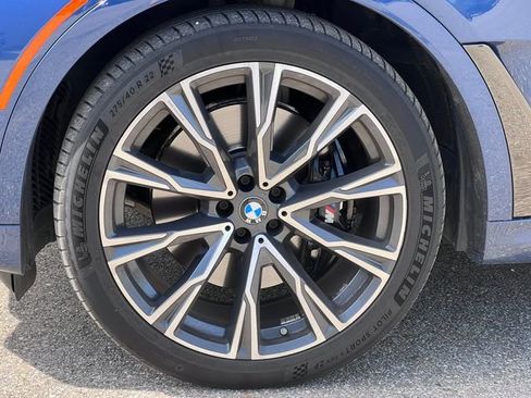 Used 2021 BMW X7 M50i AWD/4WD image 9