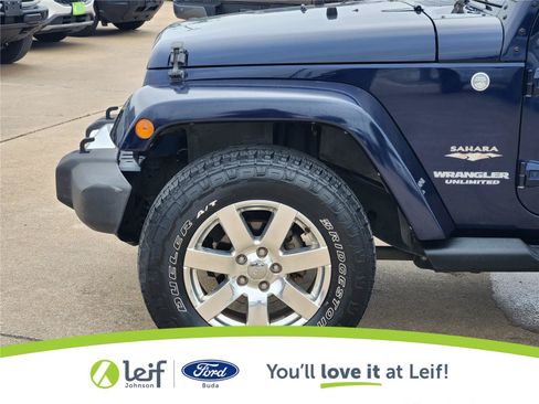 Used 2013 Jeep Wrangler Unlimited Sahara w/ Connectivity Group AWD/4WD image 18