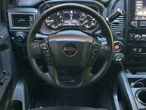 Used 2021 Nissan Titan PRO-4X w/ Pro-4x Convenience Package AWD/4WD image 14