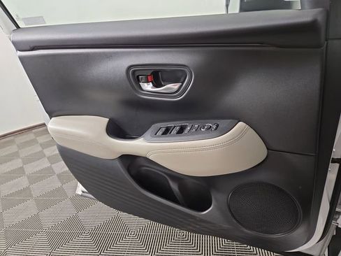 Used 2023 Honda HR-V LX image 26