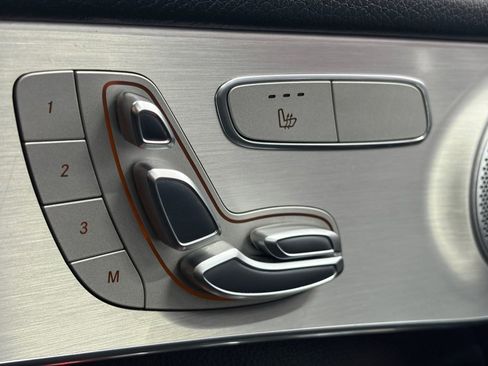 Used 2019 Mercedes-Benz GLC 300 4MATIC w/ Premium Package image 26