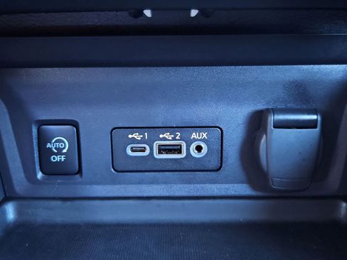 Used 2024 Nissan Sentra SV image 29