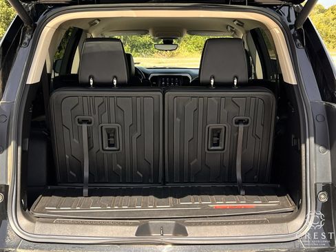 Used 2022 GMC Acadia Denali w/ Denali Technology Package FWD image 26