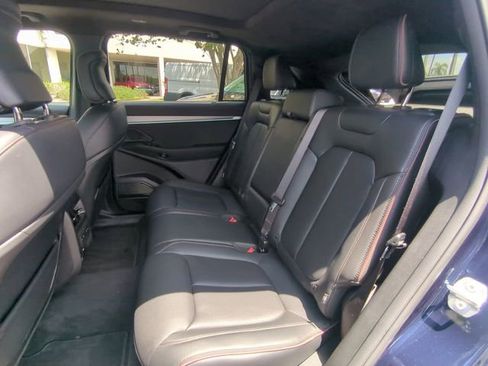 Used 2024 Jeep Wagoneer Launch Edition AWD/4WD image 16