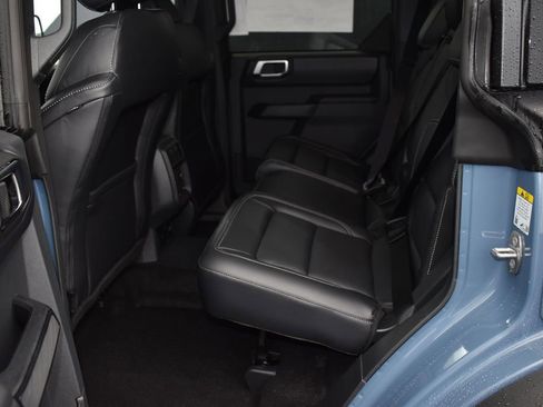 New 2025 Ford Bronco Outer Banks w/ Sasquatch Package AWD/4WD image 11