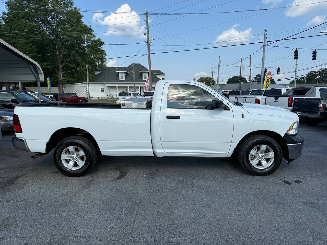 Used 2018 RAM 1500 Express RWD image 2