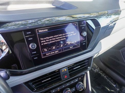 Used 2022 Volkswagen Taos SEL w/ Panoramic Sunroof Package image 21