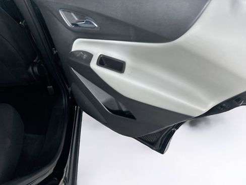 Used 2020 Chevrolet Equinox LS image 26