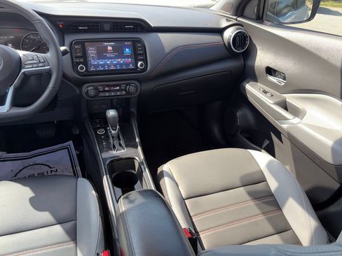 Used 2024 Nissan Kicks SR w/ SR Premium Package FWD image 23