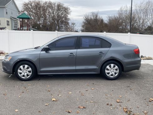 Used 2014 Volkswagen Jetta S image 3
