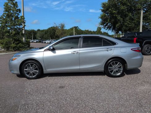 Certified 2017 Toyota Camry SE w/ Moonroof Package FWD image 3
