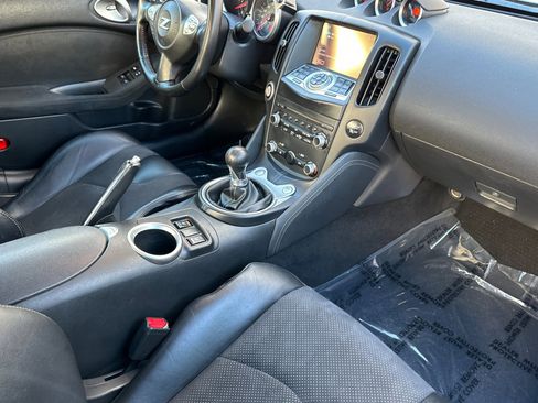 Used 2014 Nissan 370Z Touring w/ Sport Package image 18