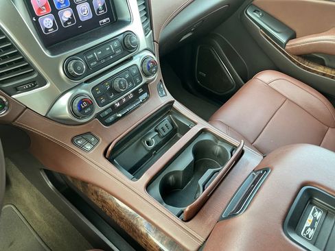 Used 2017 Chevrolet Suburban Premier AWD/4WD image 16
