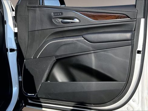 Used 2021 Cadillac Escalade Sport Platinum AWD/4WD image 19