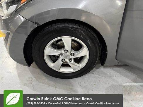 Used 2014 Hyundai Elantra SE FWD image 30