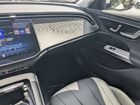 Used 2025 Mercedes-Benz E 350 Sedan image 4