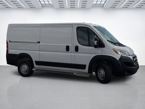 Used 2025 RAM ProMaster 2500 w/ U-Haul Equipment Group FWD image 3