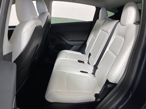 Used 2024 Tesla Model Y Long Range image 13