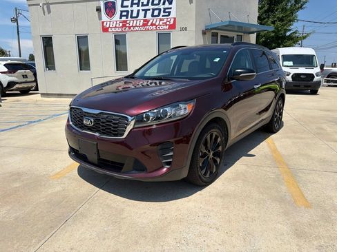 Used 2020 Kia Sorento S FWD image 2