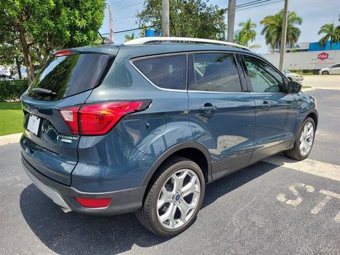 Used 2019 Ford Escape Titanium image 5