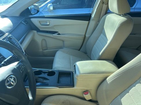 Used 2016 Toyota Camry LE image 9