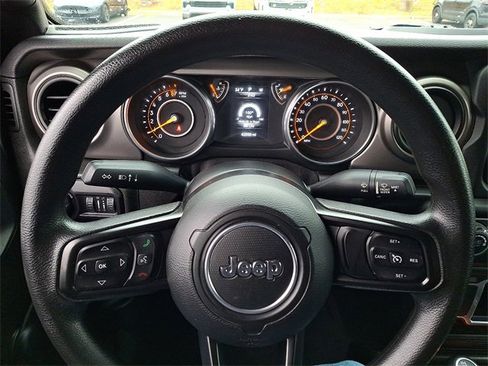Used 2018 Jeep Wrangler Unlimited Sport image 18