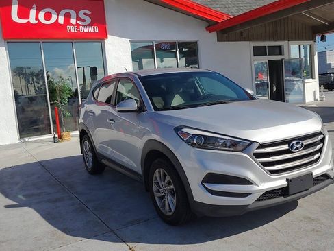 Used 2018 Hyundai Tucson SE AWD/4WD image 2
