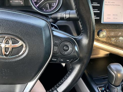 Used 2019 Toyota Camry SE FWD image 24