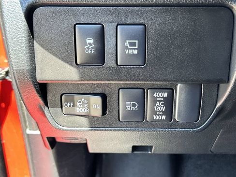 Used 2020 Toyota Tacoma TRD Off-Road w/ Advanced Technology Package AWD/4WD image 18