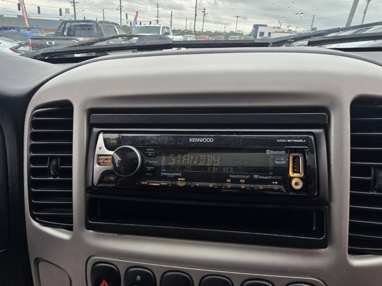 Used 2005 Ford Escape Limited FWD image 24